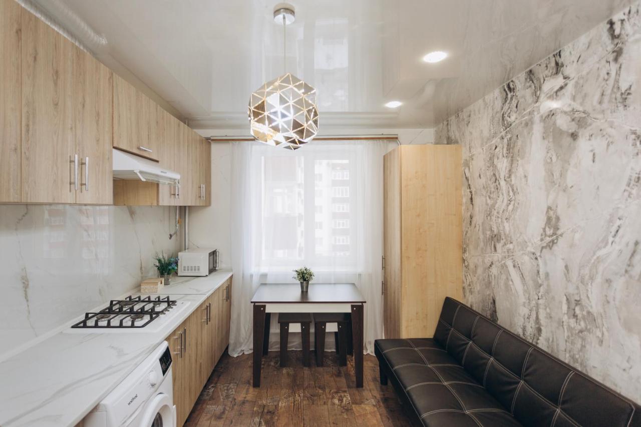 Luxe Apartments 5.26 Near Lavina 5 Floor Sumy Exterior foto