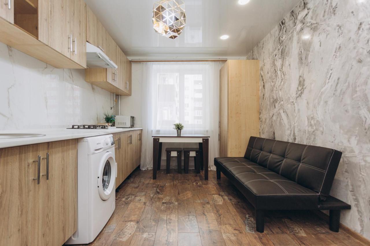 Luxe Apartments 5.26 Near Lavina 5 Floor Sumy Exterior foto